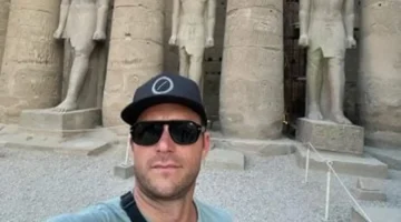 سكوت إيستوود يعزز السياحة في الأقصر من خلال صور توثق تجربته في مصر